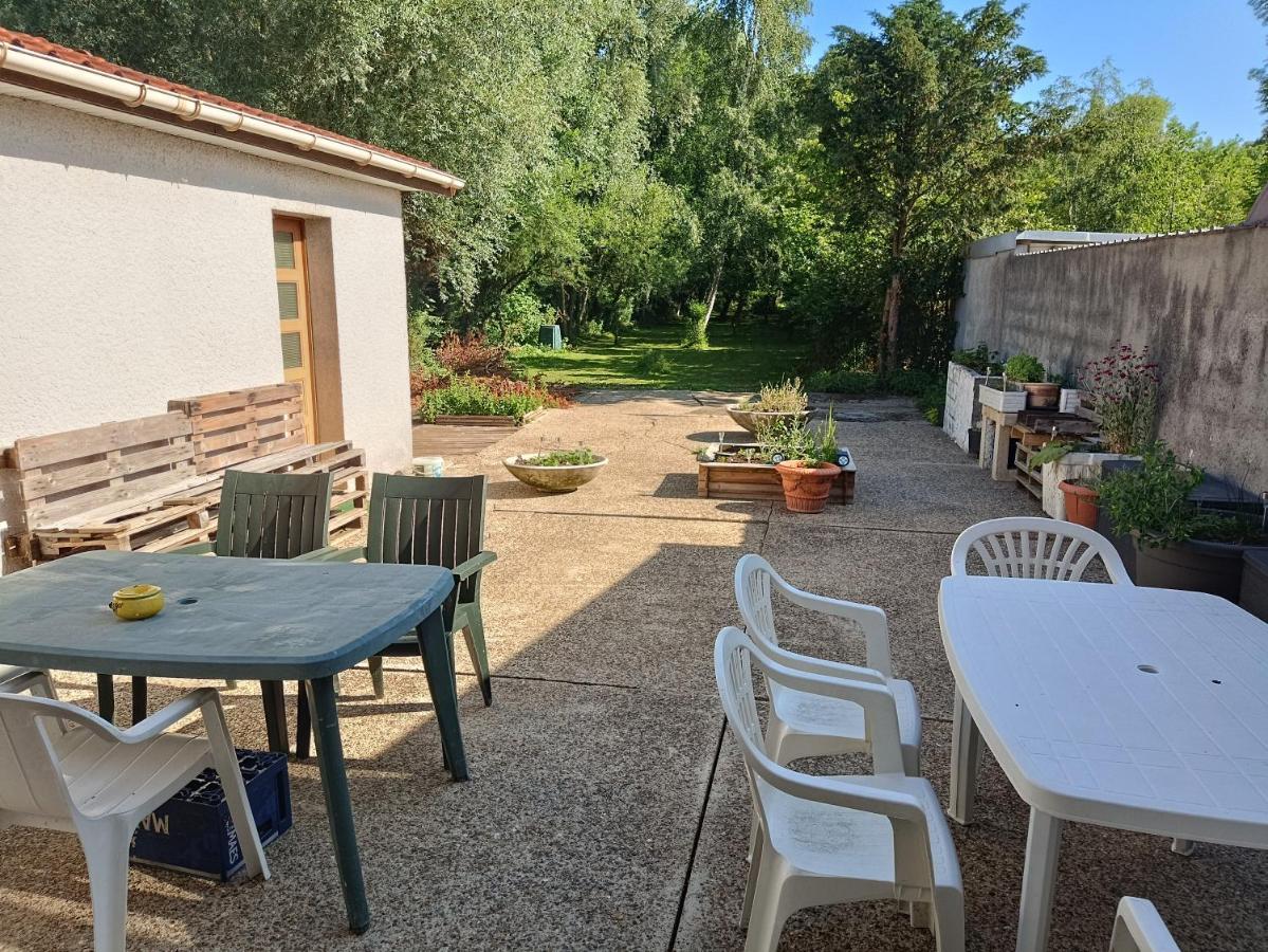 Lit 2 Personnes Grand Bureau Apartment Fruges Exterior photo